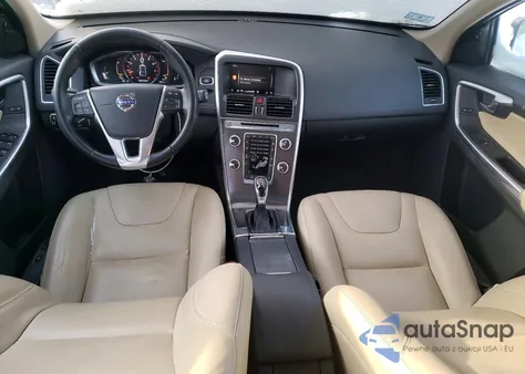 2016 Volvo Xc60 T5 Premier z USA, uszkodzony, nr VIN YV4612RK9G2860286